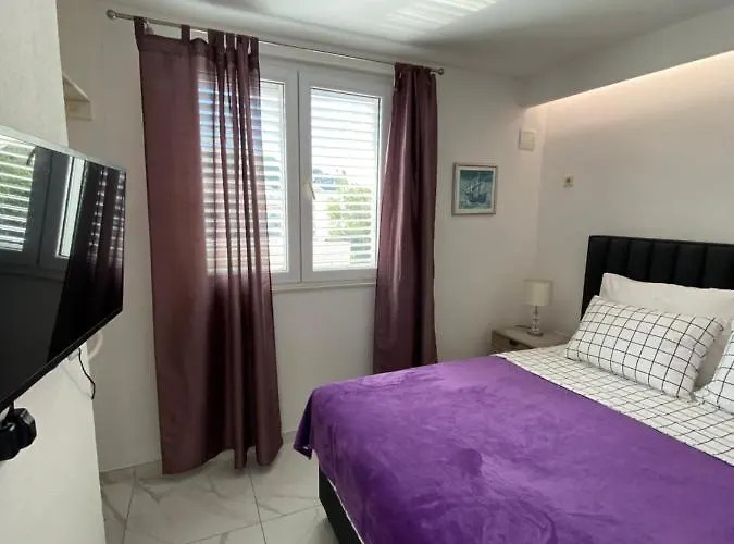 White Sapphire Apartment
