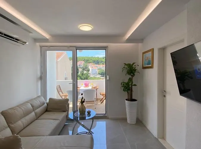 White Sapphire Apartment