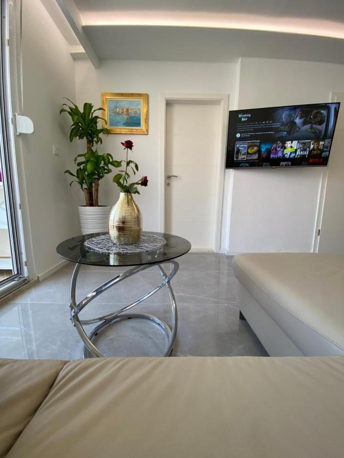 White Sapphire Apartment