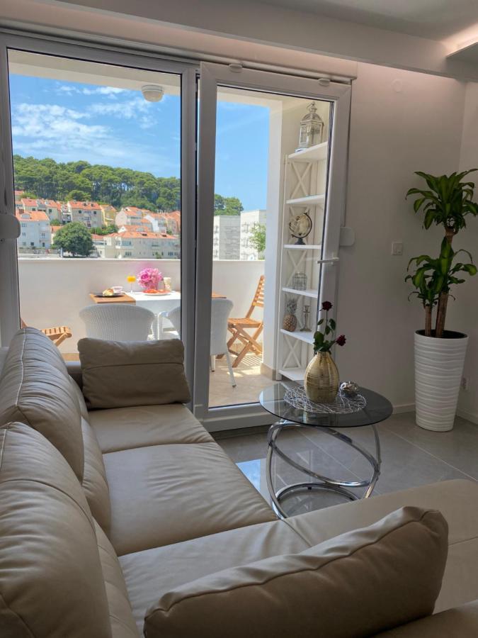 White Sapphire Apartment *